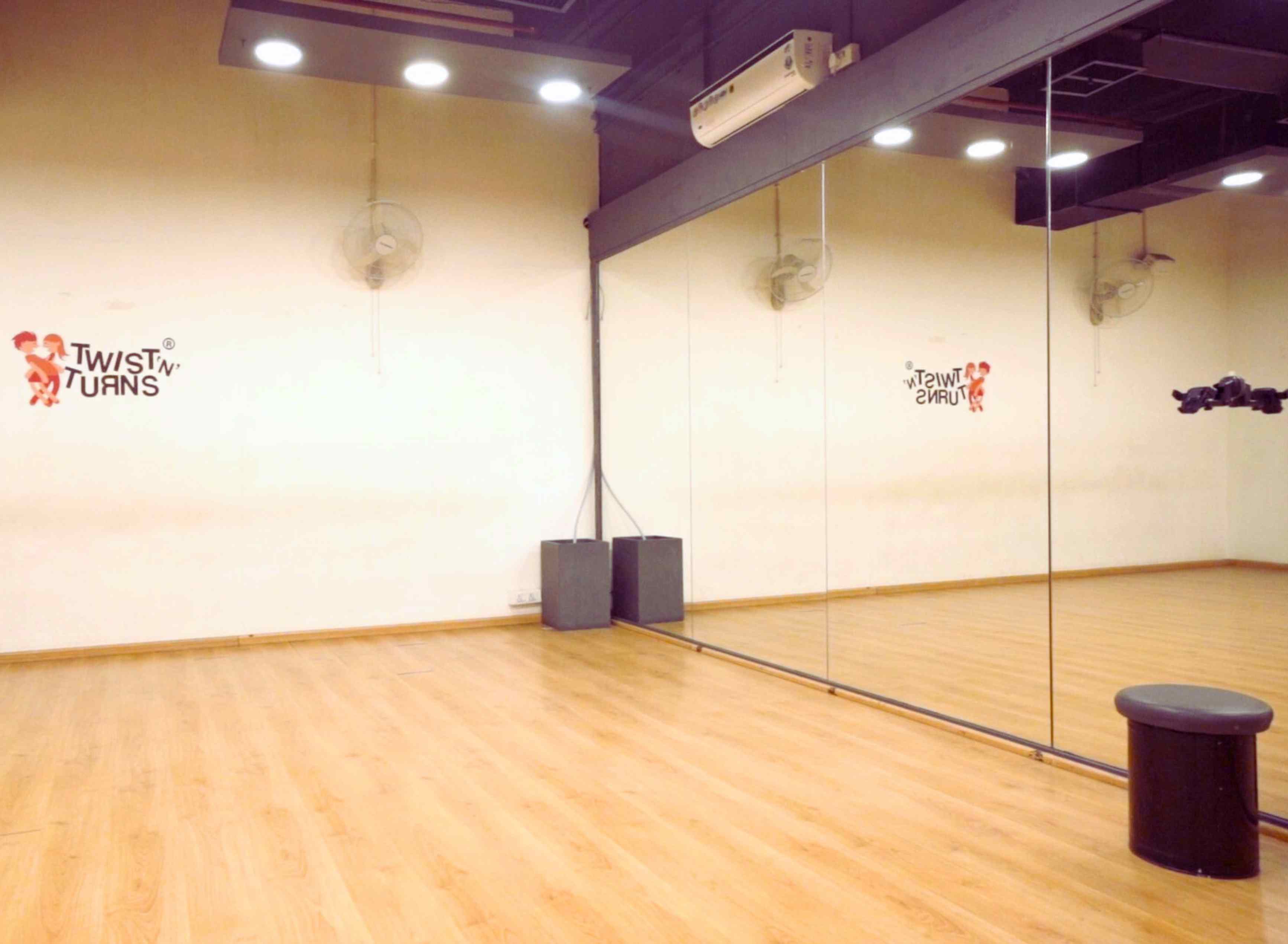 Twist N Turns Newtown Studio 1