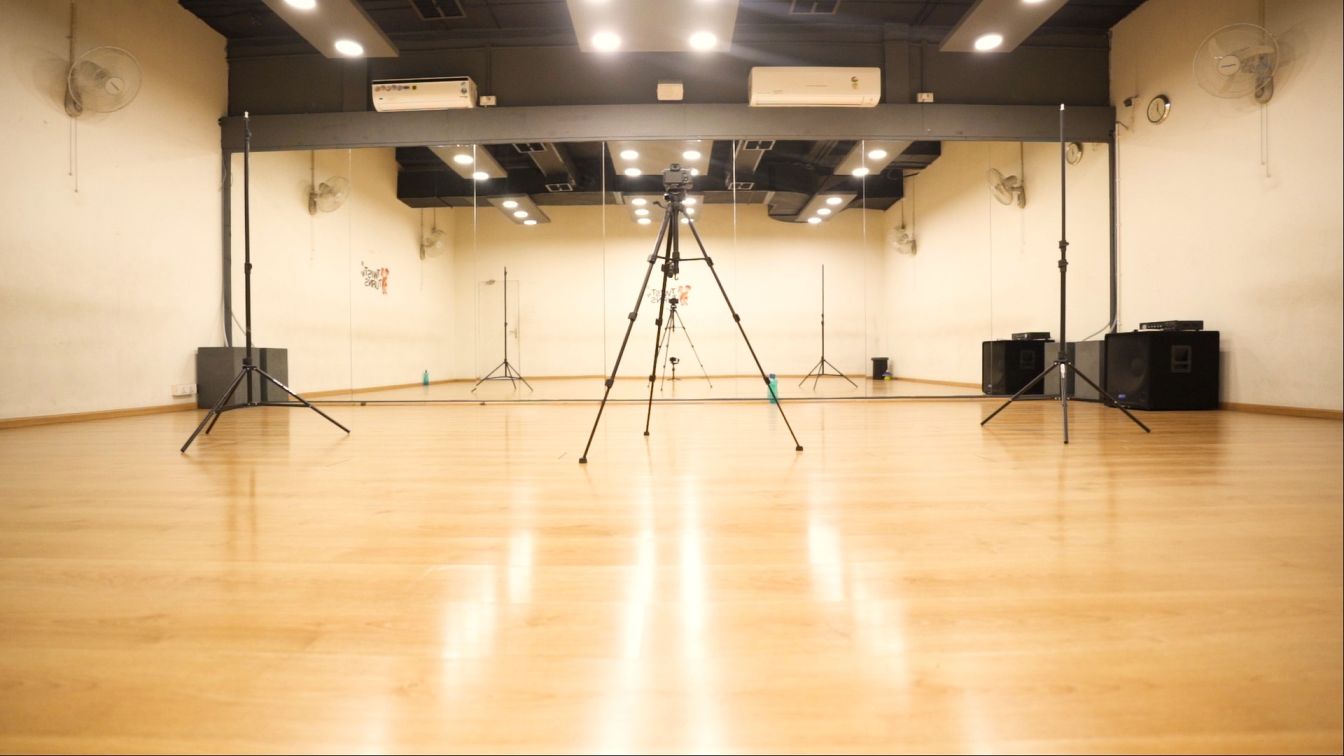 Twist N Turns Newtown Studio 1