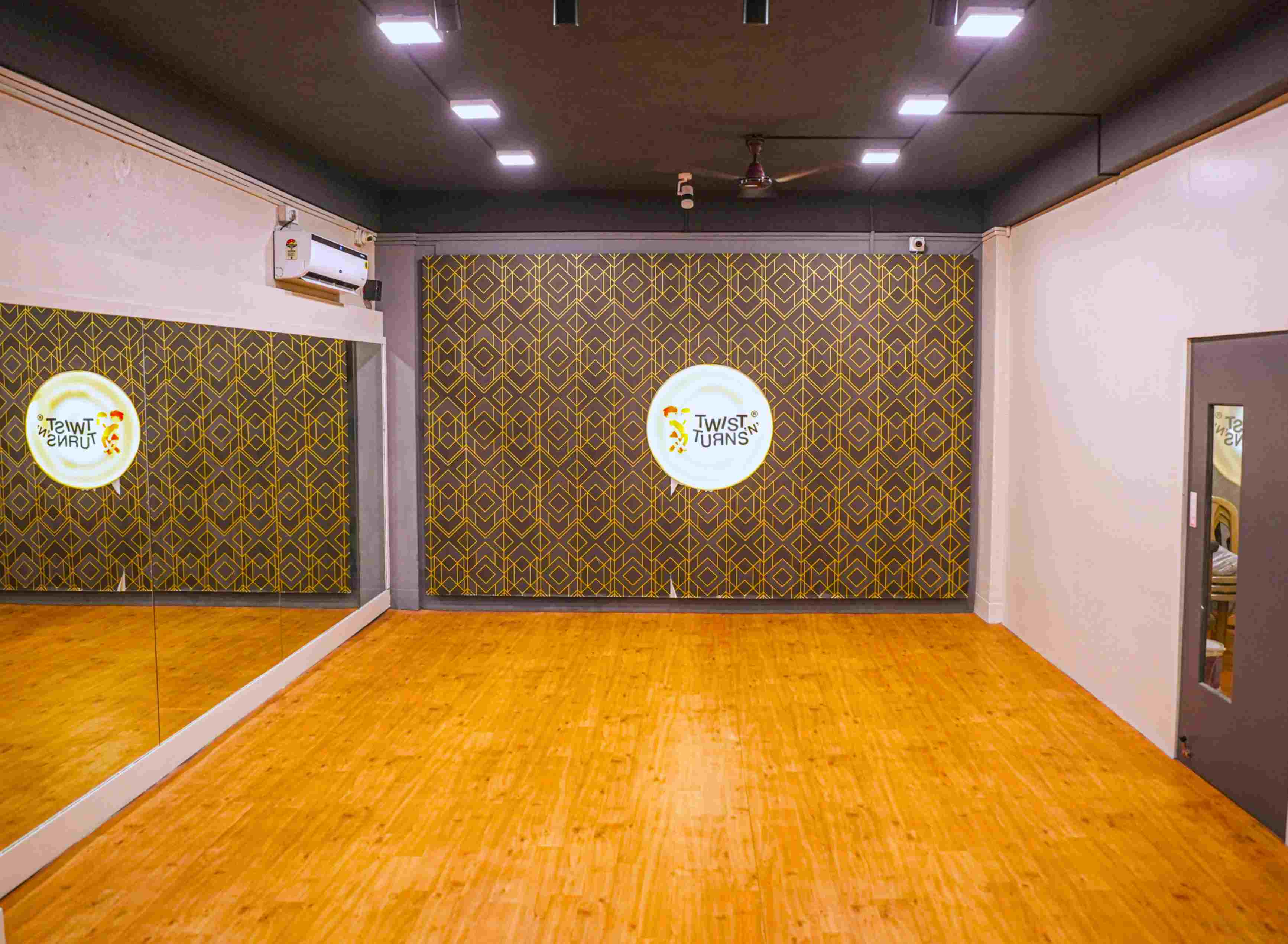 Twist N Turns Dum Dum Park Studio 1